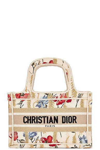 christian dior tote bag cream|Christian Dior tote bag 2021.